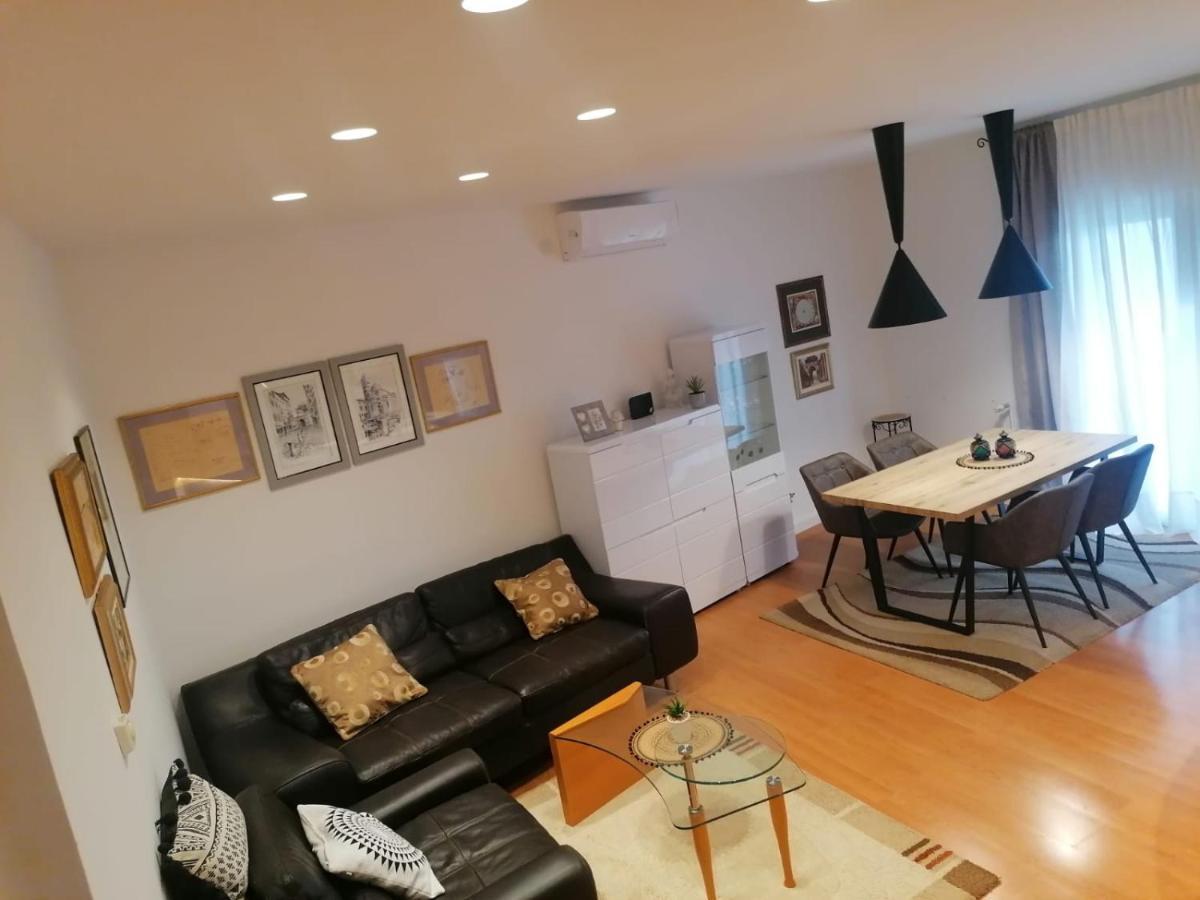 Apartment Pino 扎达尔 外观 照片